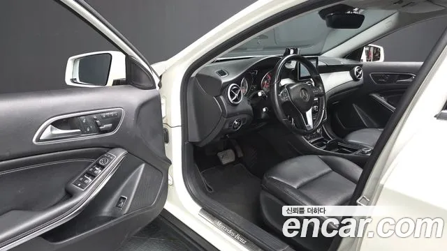 Mercedes-Benz GLA-Class 2015 — фото 10