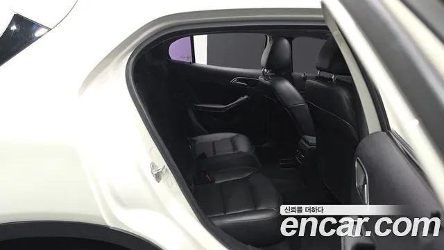 Mercedes-Benz GLA-Class 2015 — фото 12