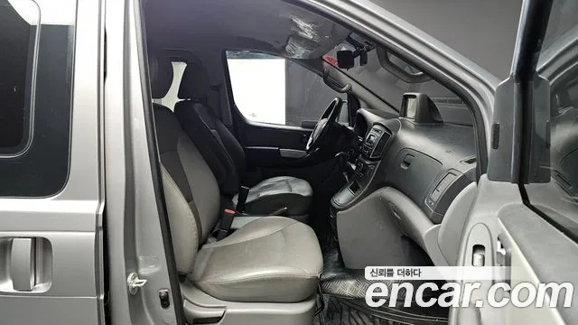Hyundai Starex 2019 — фото 10