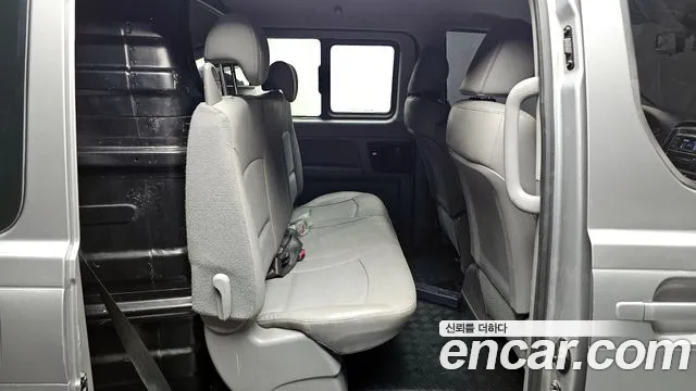 Hyundai Starex 2019 — фото 11