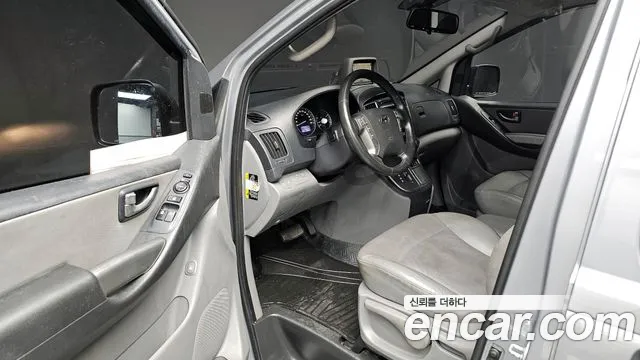 Hyundai Starex 2019 — фото 12