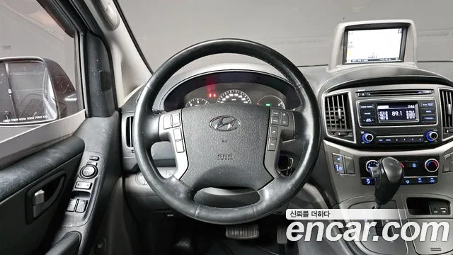 Hyundai Starex 2019 — фото 13