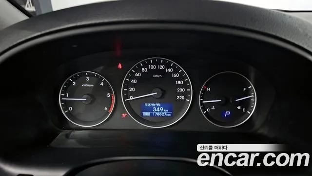Hyundai Starex 2018 — фото 11