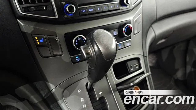 Hyundai Starex 2018 — фото 12
