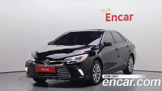 Toyota Camry 2017 — фото 1