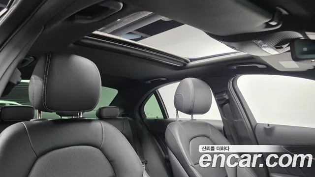 Mercedes-Benz C-Class 2019 — фото 19
