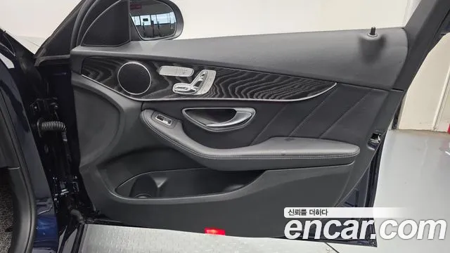 Mercedes-Benz C-Class 2019 — фото 14