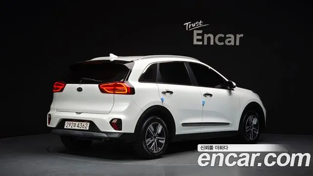 Kia Niro 2021 — фото 2