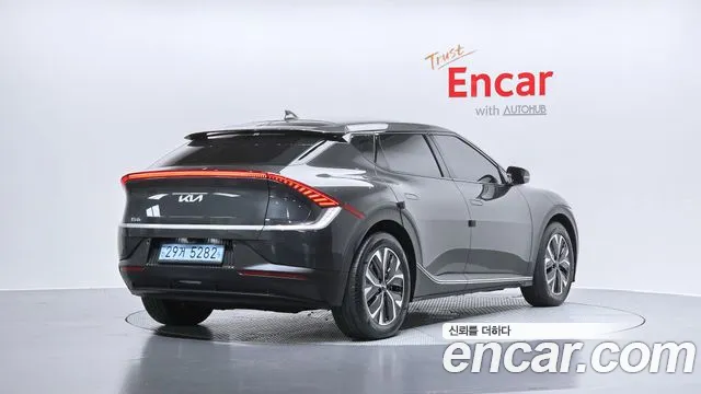Kia EV6 2022 — фото 2