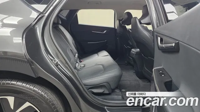 Kia EV6 2022 — фото 17