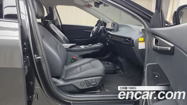 Kia EV6 2022 — фото 16