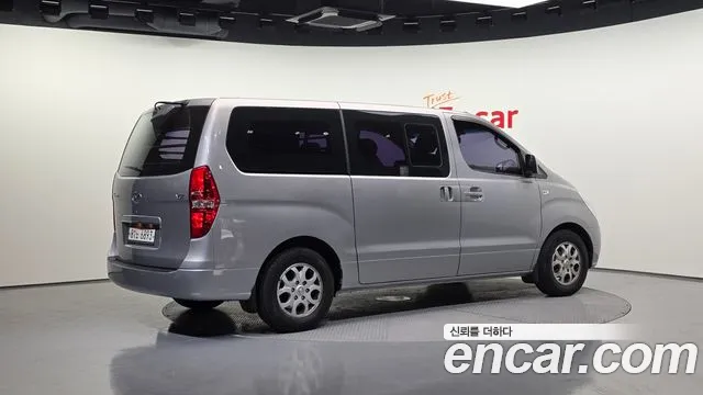 Hyundai Starex 2015 — фото 2