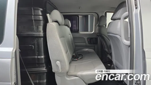 Hyundai Starex 2015 — фото 12