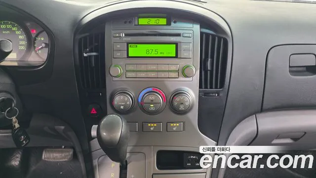 Hyundai Starex 2015 — фото 14