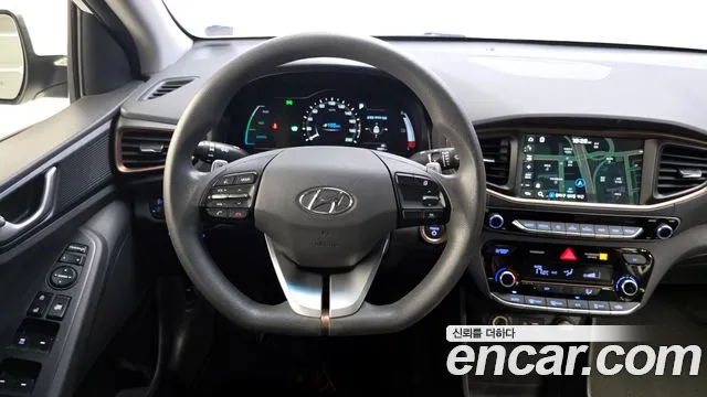 Hyundai Ioniq 2019 — фото 19