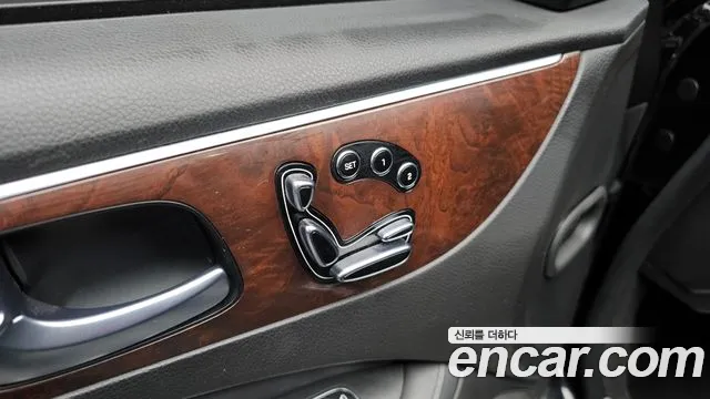 Hyundai Equus 2015 — фото 18