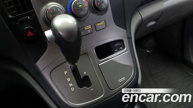 Hyundai Starex 2015 — фото 9