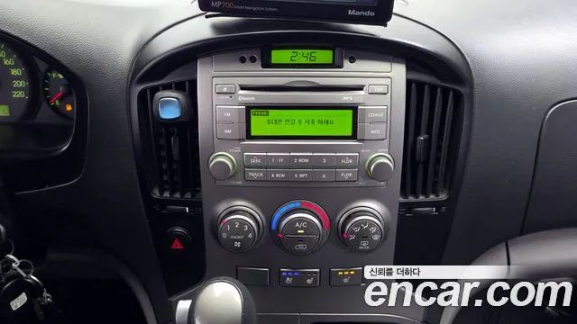 Hyundai Starex 2015 — фото 16