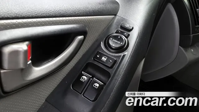 Hyundai Starex 2015 — фото 17