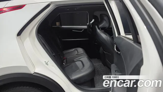Kia Niro 2022 — фото 11