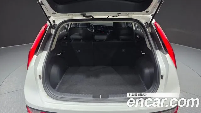 Kia Niro 2022 — фото 20