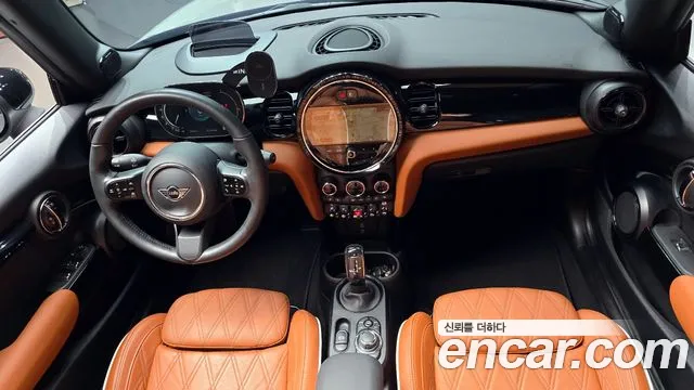 Mini Cooper Convertible 2022 — фото 10