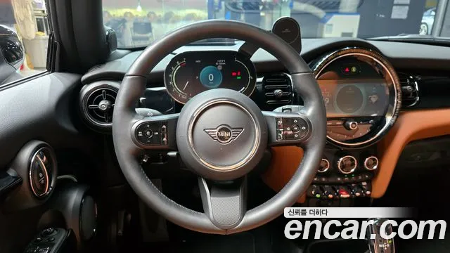 Mini Cooper Convertible 2022 — фото 19