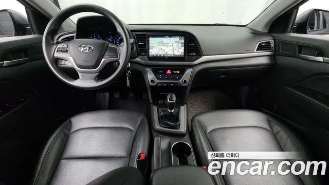 Hyundai AVANTE 2016 — фото 10