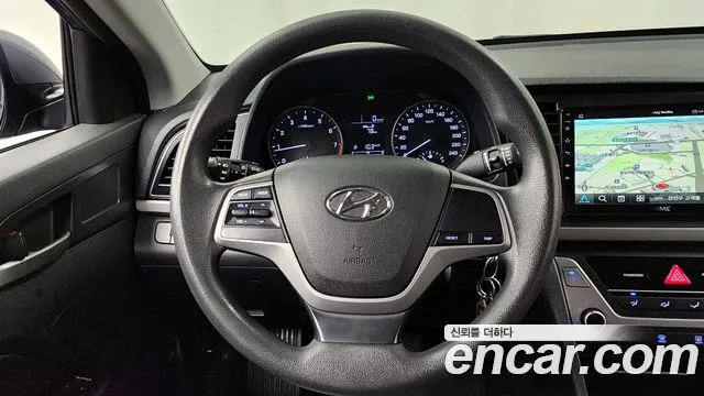 Hyundai AVANTE 2016 — фото 19