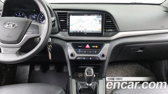 Hyundai AVANTE 2016 — фото 20