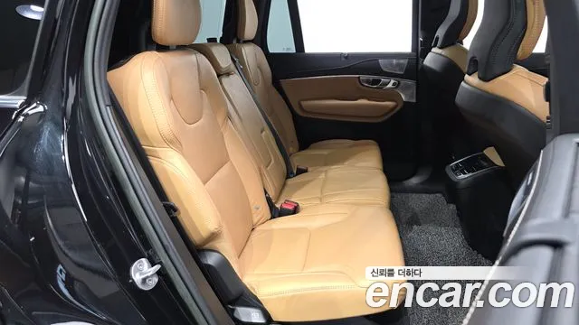 Volvo XC90 2022 — фото 12
