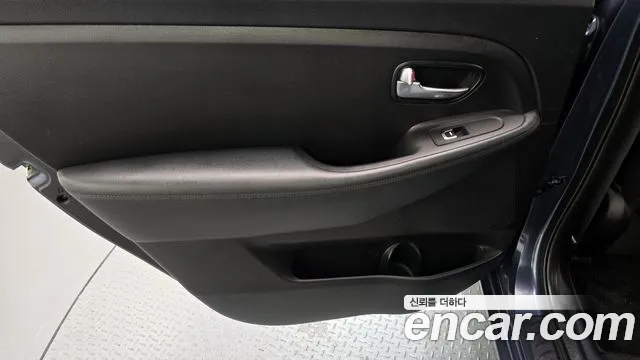 Kia Carens 2014 — фото 15