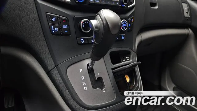 Hyundai Starex 2020 — фото 9