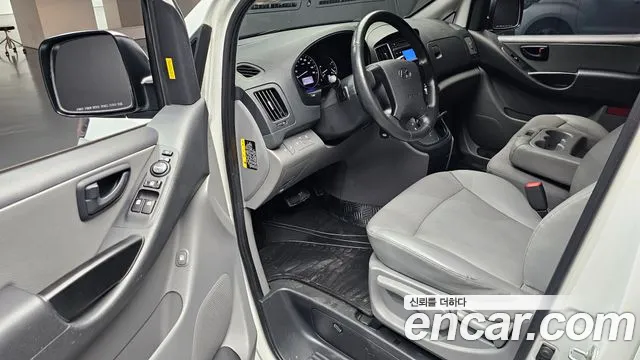 Hyundai Starex 2020 — фото 10