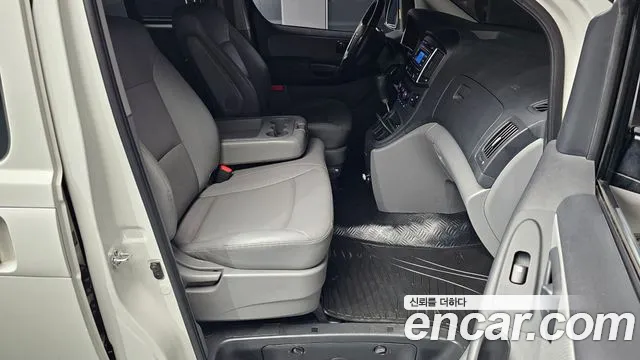 Hyundai Starex 2020 — фото 13