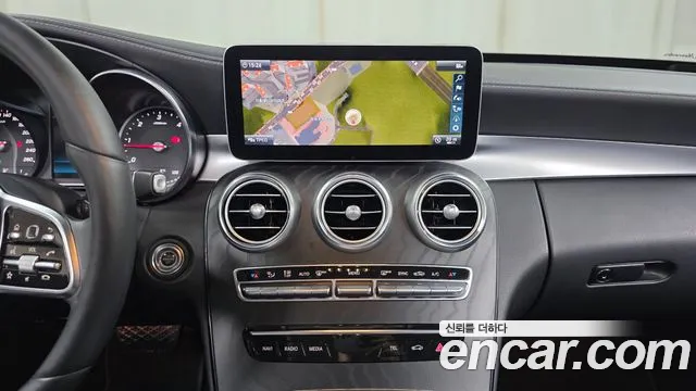 Mercedes-Benz C-Class 2019 — фото 19