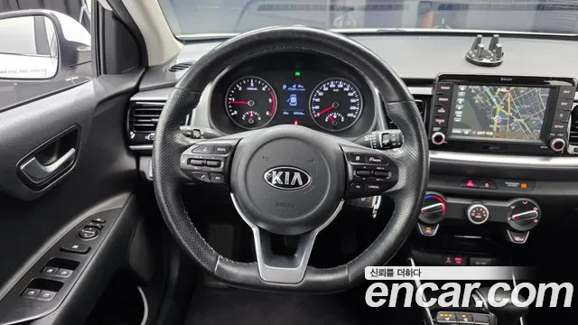 Kia Stonic 2018 — фото 18