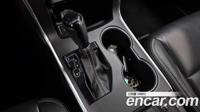Toyota Camry 2017 — фото 12