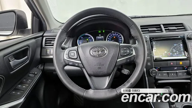 Toyota Camry 2017 — фото 19