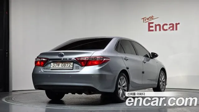 Toyota Camry 2016 — фото 2