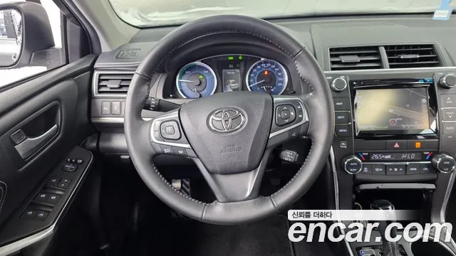 Toyota Camry 2016 — фото 13