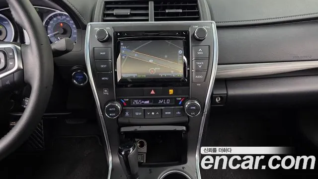 Toyota Camry 2016 — фото 14