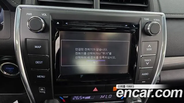 Toyota Camry 2016 — фото 16