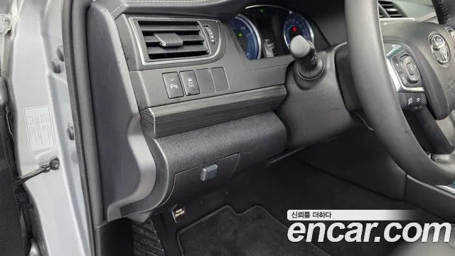 Toyota Camry 2016 — фото 17
