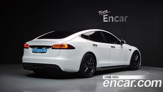 Tesla Model S 2023 — фото 2