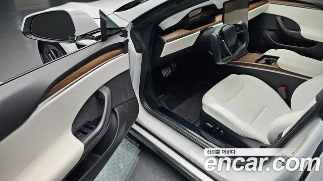 Tesla Model S 2023 — фото 13