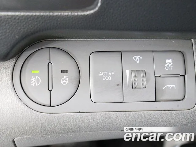 Hyundai Starex 2019 — фото 15