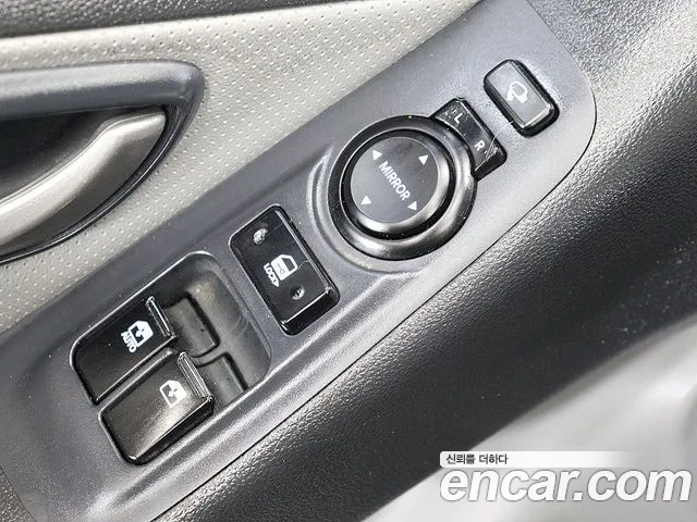 Hyundai Starex 2019 — фото 18