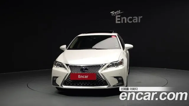 Lexus CT200h 2019 — фото 3