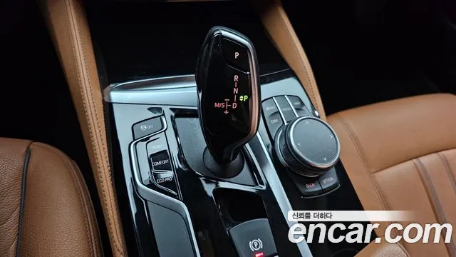 BMW 5-Series 2019 — фото 9